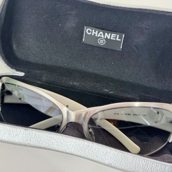 Authentic Chanel 4116 sunglasses - Picture 5 of 16